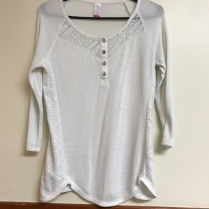 Long sleeved blouse.